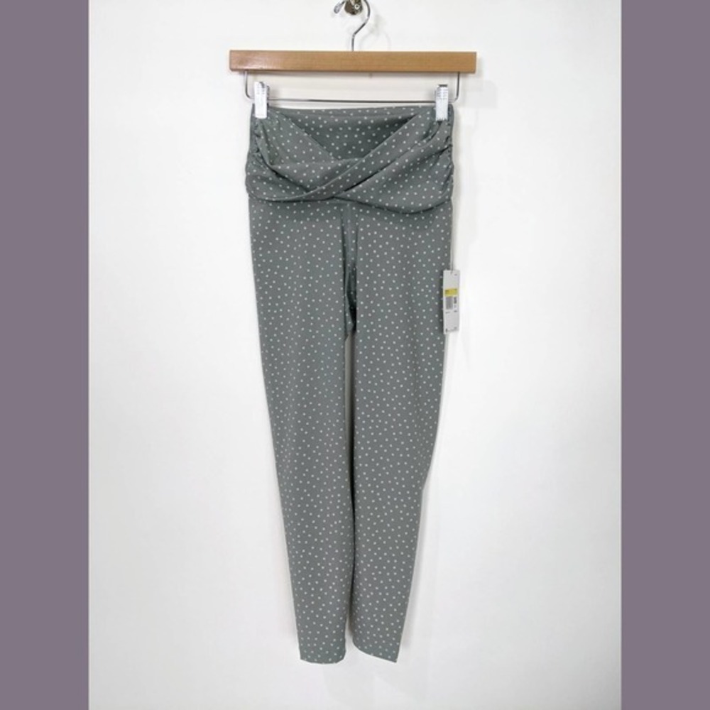 Nike Women's High Waisted Dri-Fit Twist Design Polka Dots 7/8 Yoga Leggings
